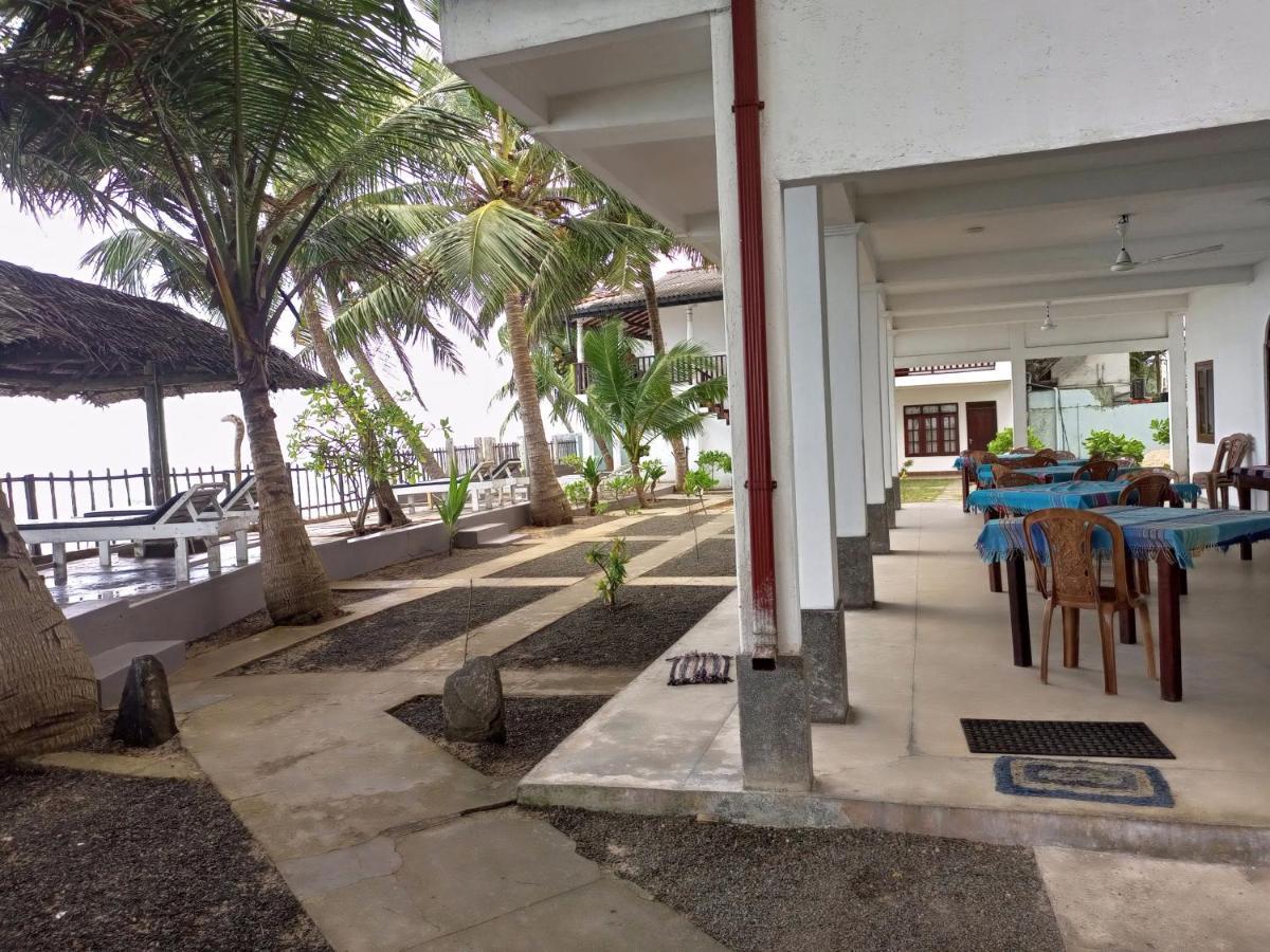 Rainbow Surf Beach Hotel Koggala Ngoại thất bức ảnh