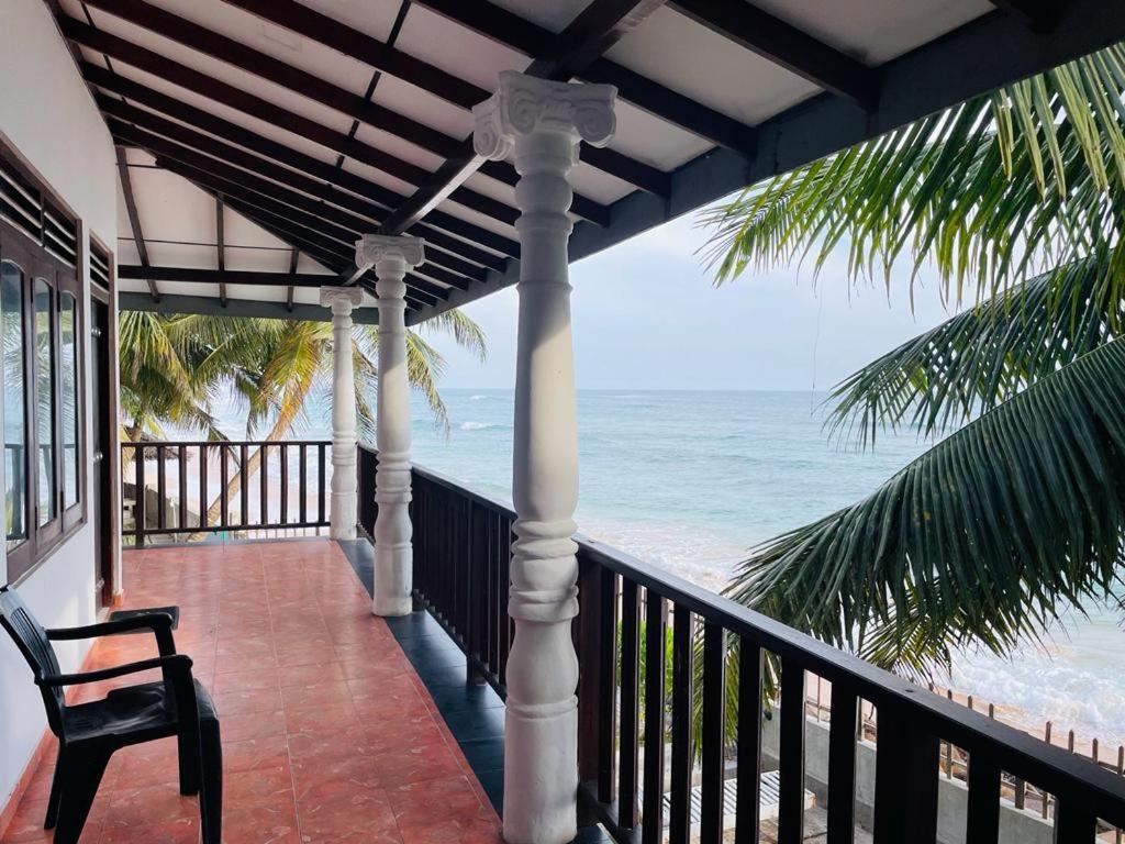 Rainbow Surf Beach Hotel Koggala Ngoại thất bức ảnh