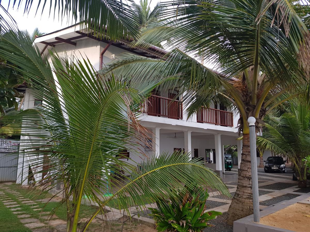 Rainbow Surf Beach Hotel Koggala Ngoại thất bức ảnh