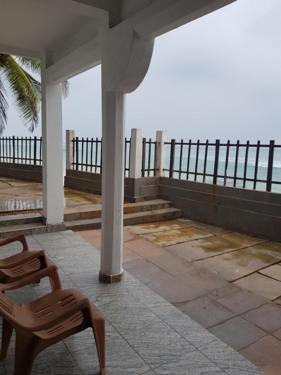 Rainbow Surf Beach Hotel Koggala Ngoại thất bức ảnh