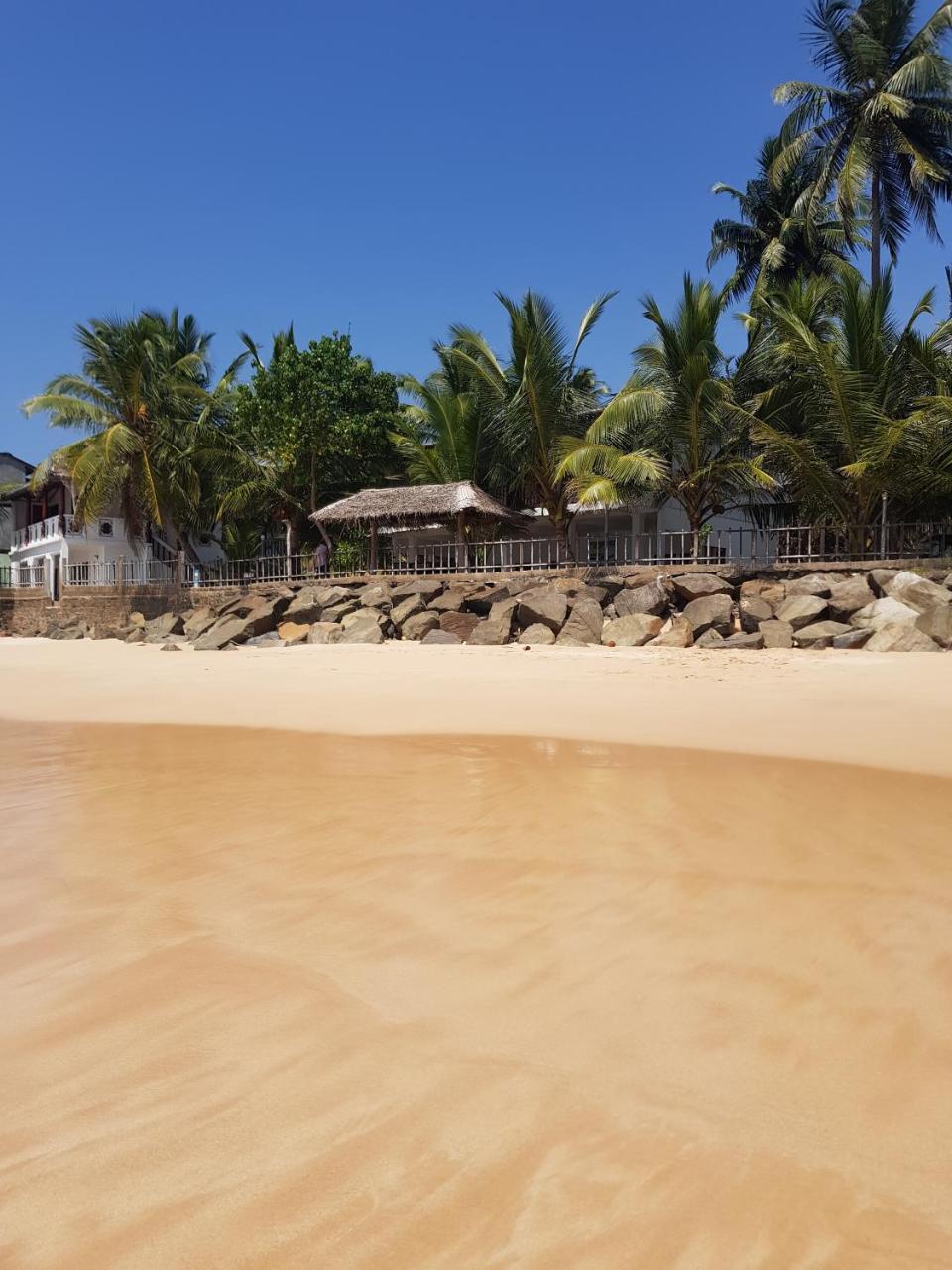 Rainbow Surf Beach Hotel Koggala Ngoại thất bức ảnh
