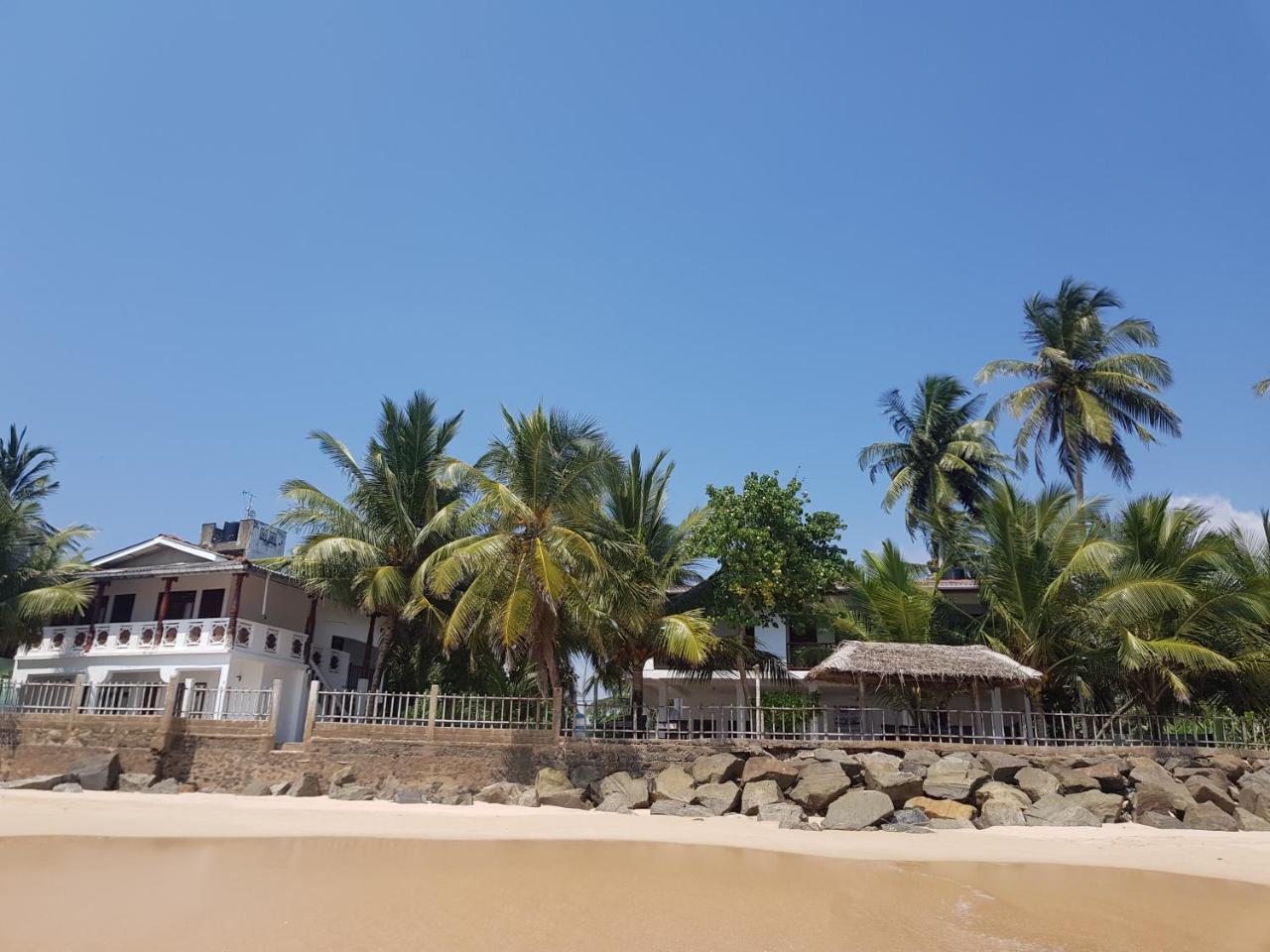 Rainbow Surf Beach Hotel Koggala Ngoại thất bức ảnh