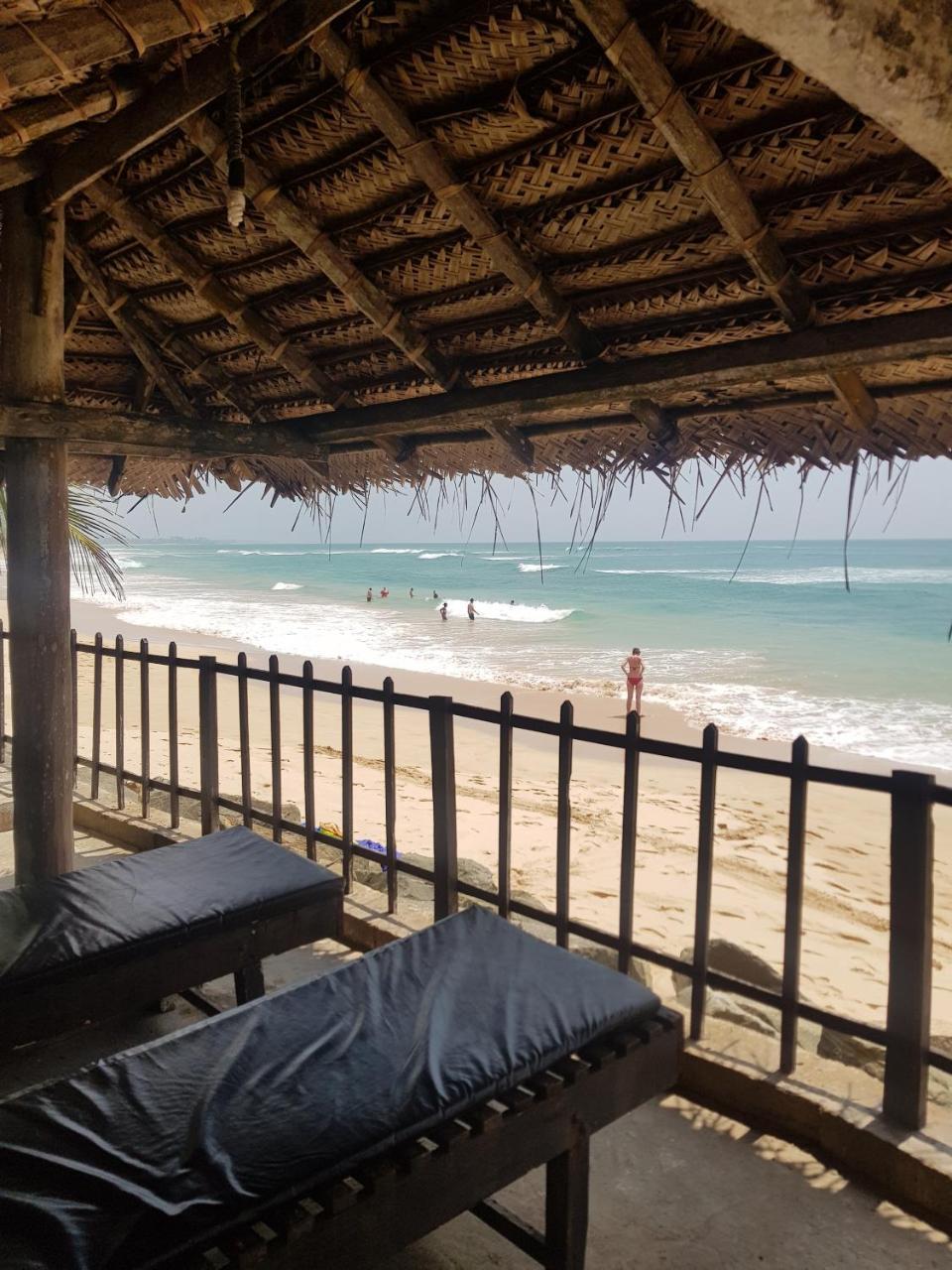 Rainbow Surf Beach Hotel Koggala Ngoại thất bức ảnh
