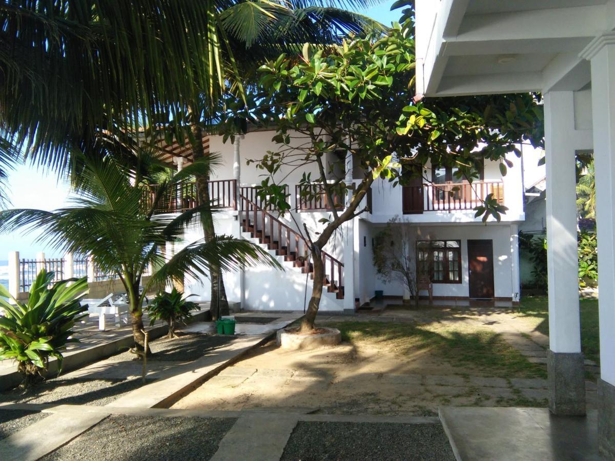 Rainbow Surf Beach Hotel Koggala Ngoại thất bức ảnh