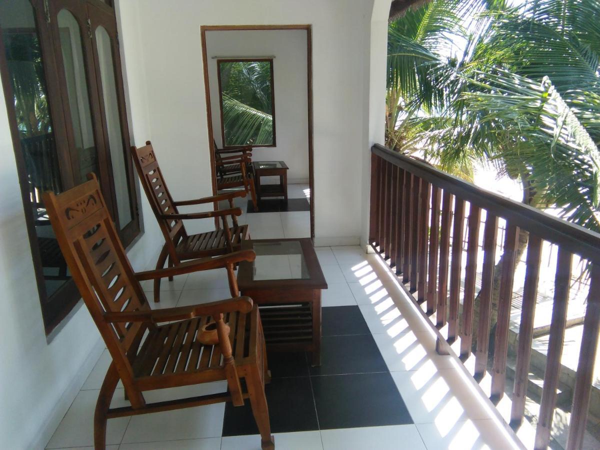 Rainbow Surf Beach Hotel Koggala Ngoại thất bức ảnh