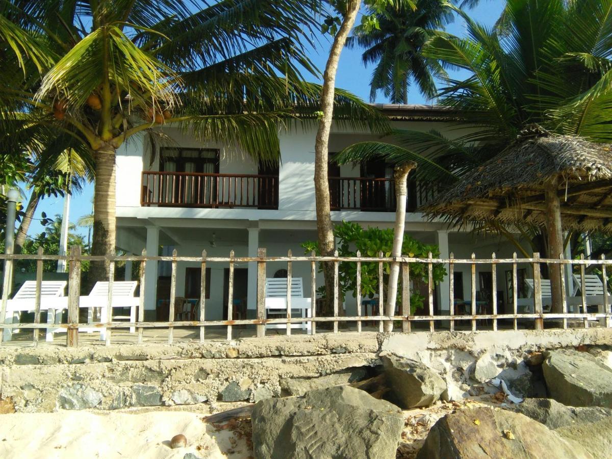 Rainbow Surf Beach Hotel Koggala Ngoại thất bức ảnh
