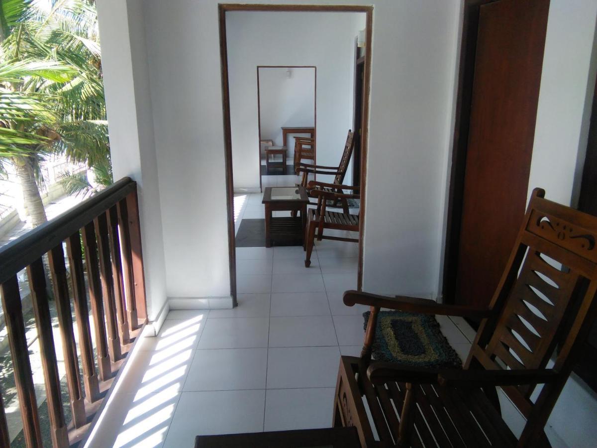 Rainbow Surf Beach Hotel Koggala Ngoại thất bức ảnh